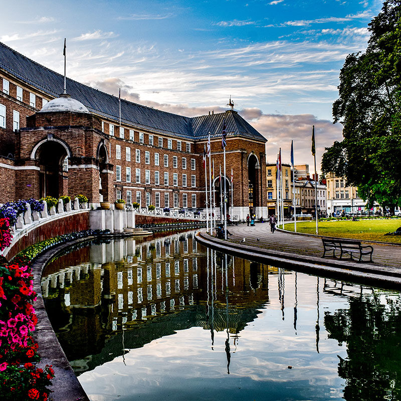 Esterno del municipio di Bristol