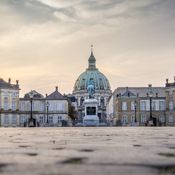 Piazza del palazzo reale Amalienborg a Copenaghen