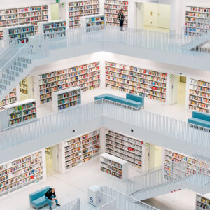 Vista dei piani della moderna Stadtbibliothek di Stoccarda
