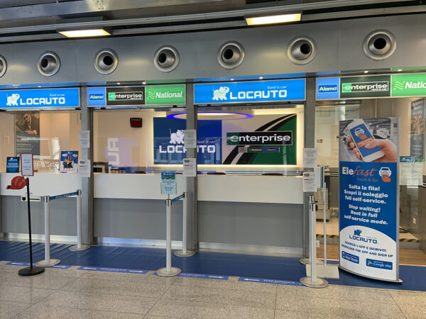 Desk Locauto aeroporto di Catania