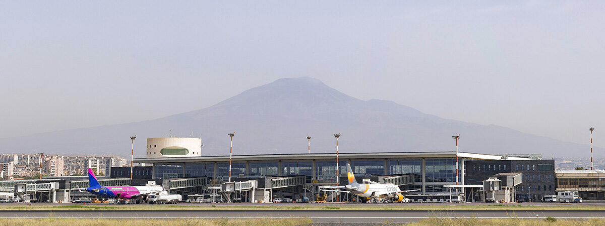 Etna vista dal terminal A